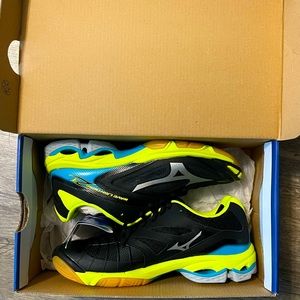 Mizuno Womens Volleyball Court Shoe Size 7